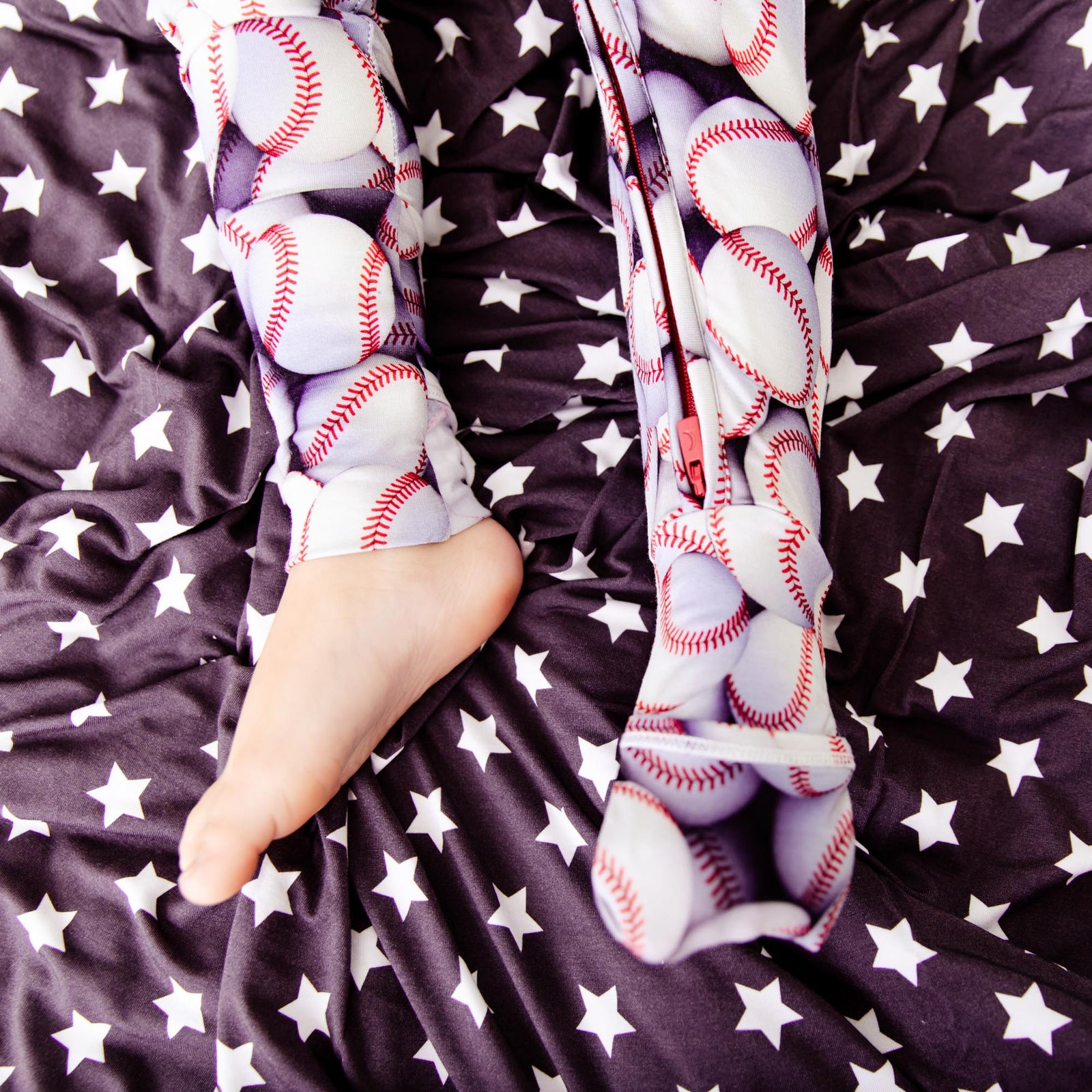 Tシャツ付き! YUKI SLEEP FOOT STEPS OF DREAM Catch Ya Later Bamboo Convertible kids Footed Pajamas | Dreamiere
