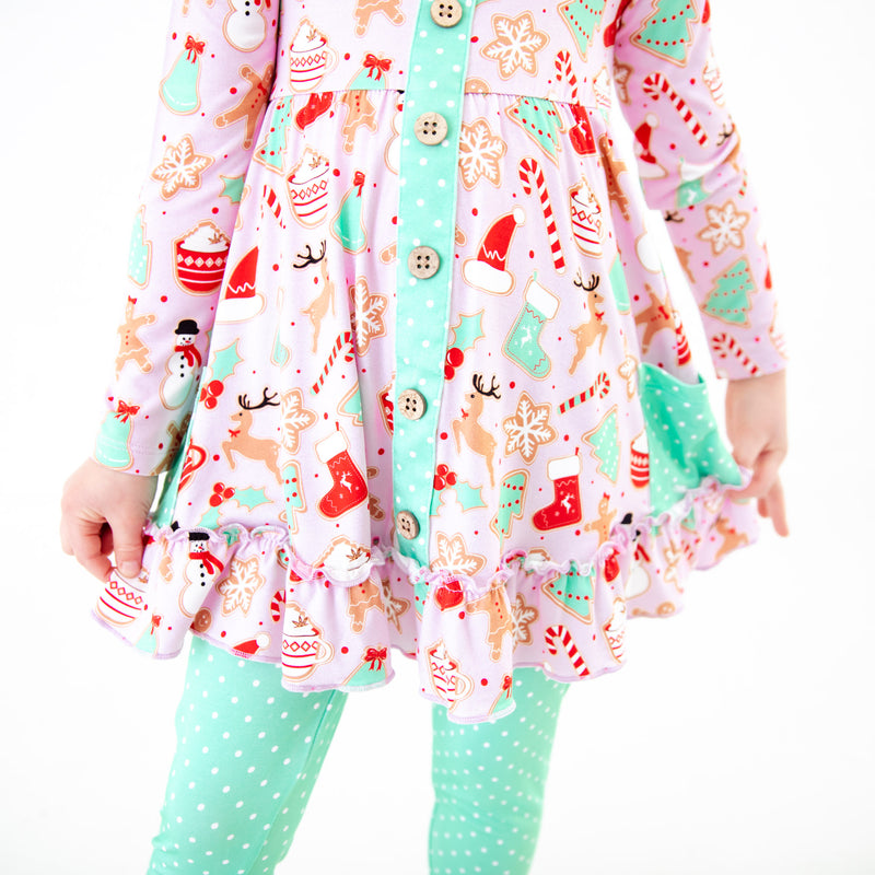 Ruffle bamboo outfit with pink Christmas theme.